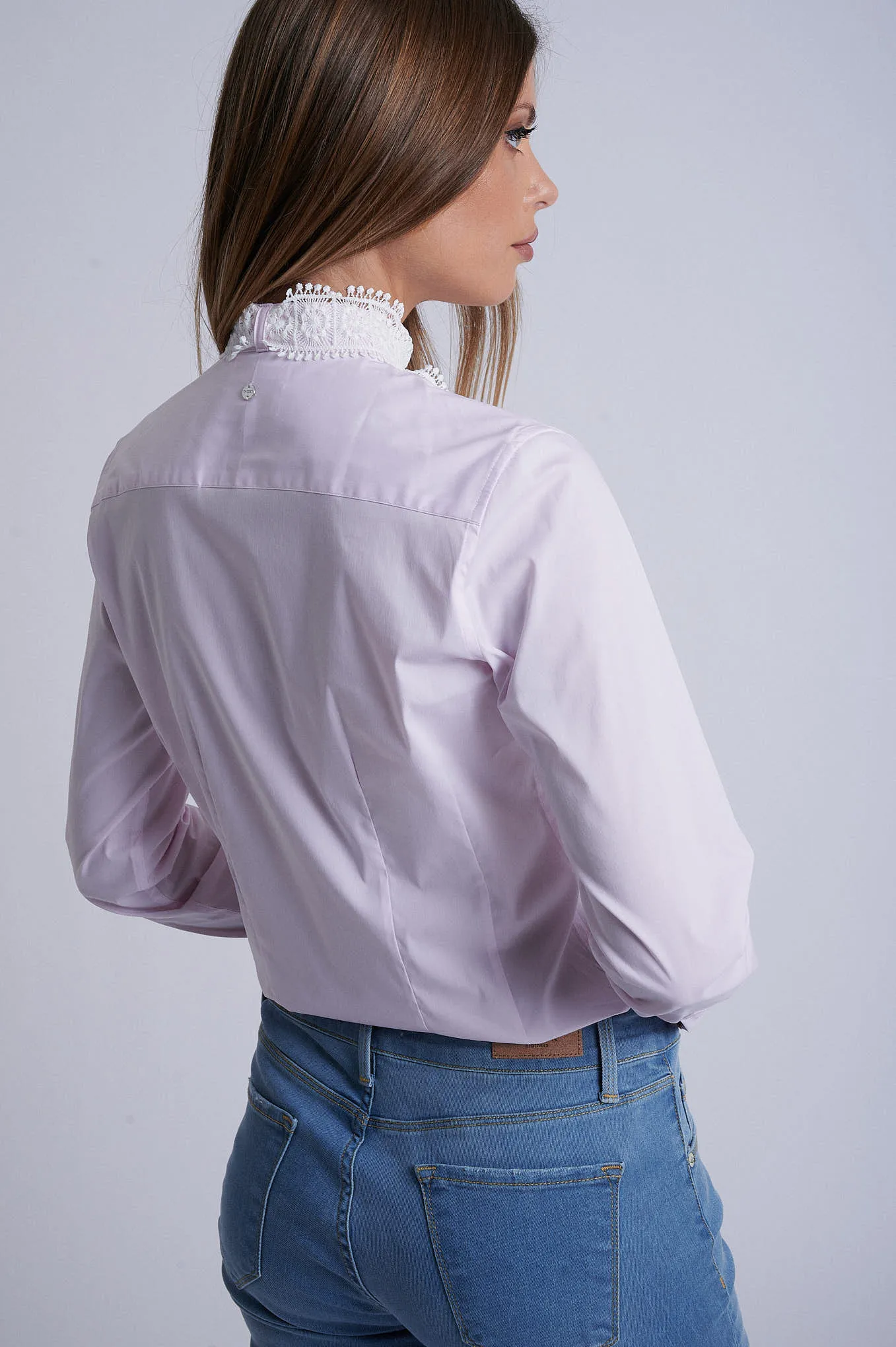 cotton elastane shirt with ribbon lace at collar