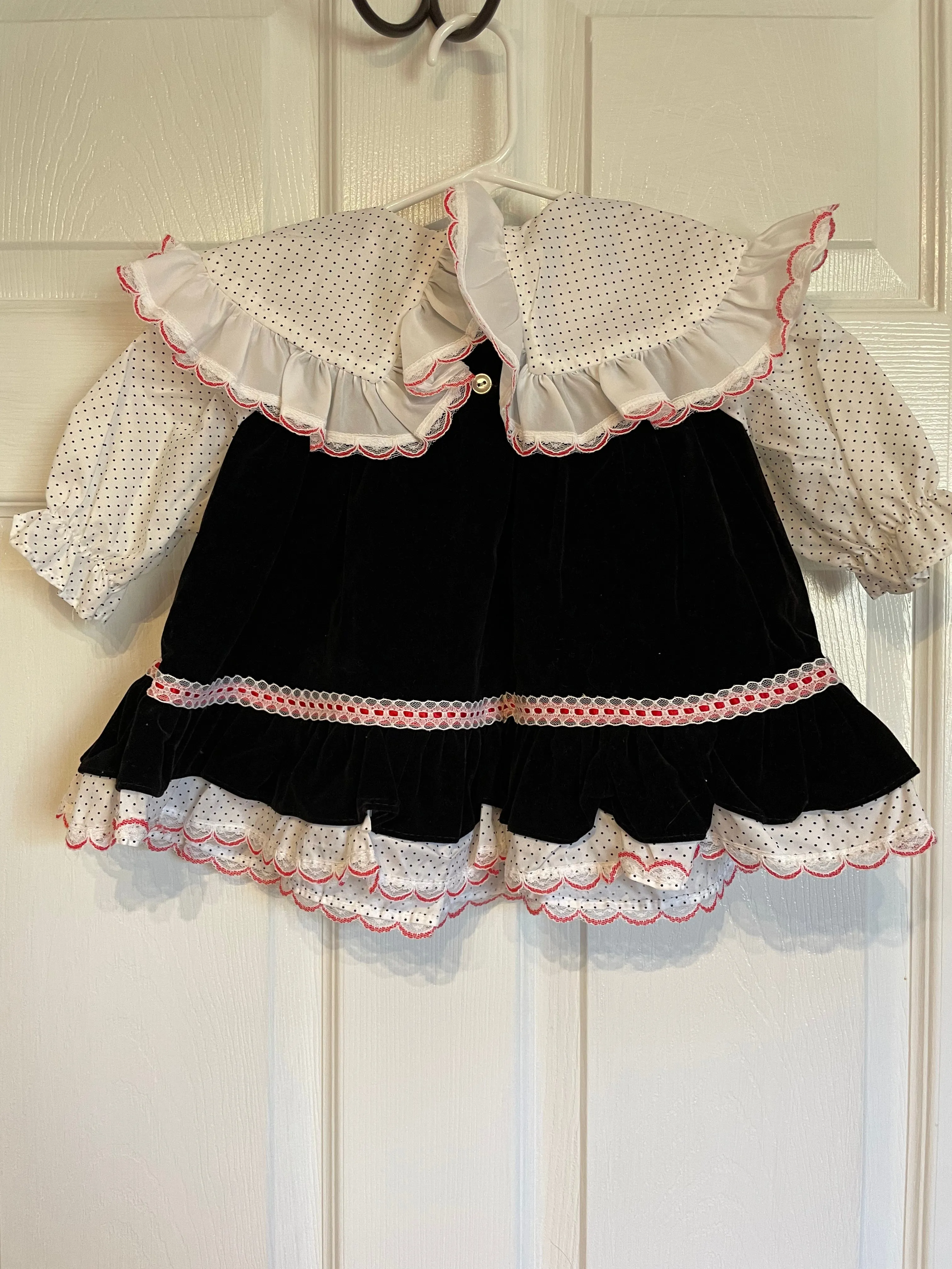 <€€* Vintage Baby Girl Toddler Dress 12 Mo Black Velvet Like Lace Collar Dressy Long Sleeves