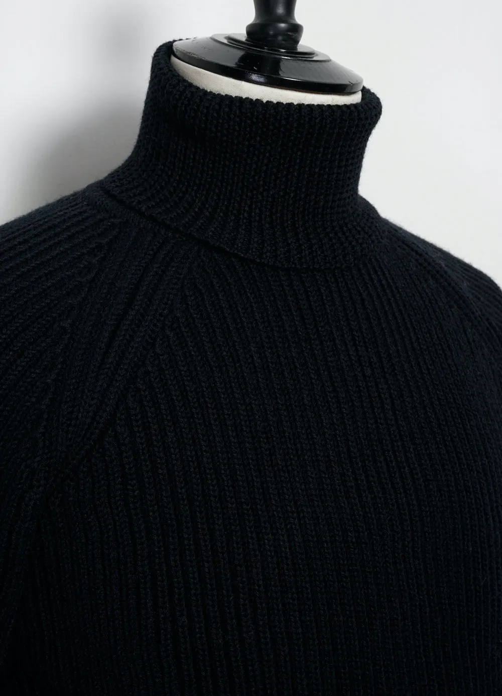 PELLE 28-06-2 | Heavy Knit Turtleneck | Black